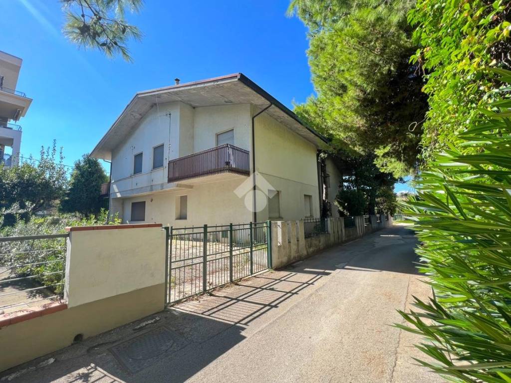 Casa indipendente a Tortoreto in Via Alessandro Volta, 14 - Foto 2