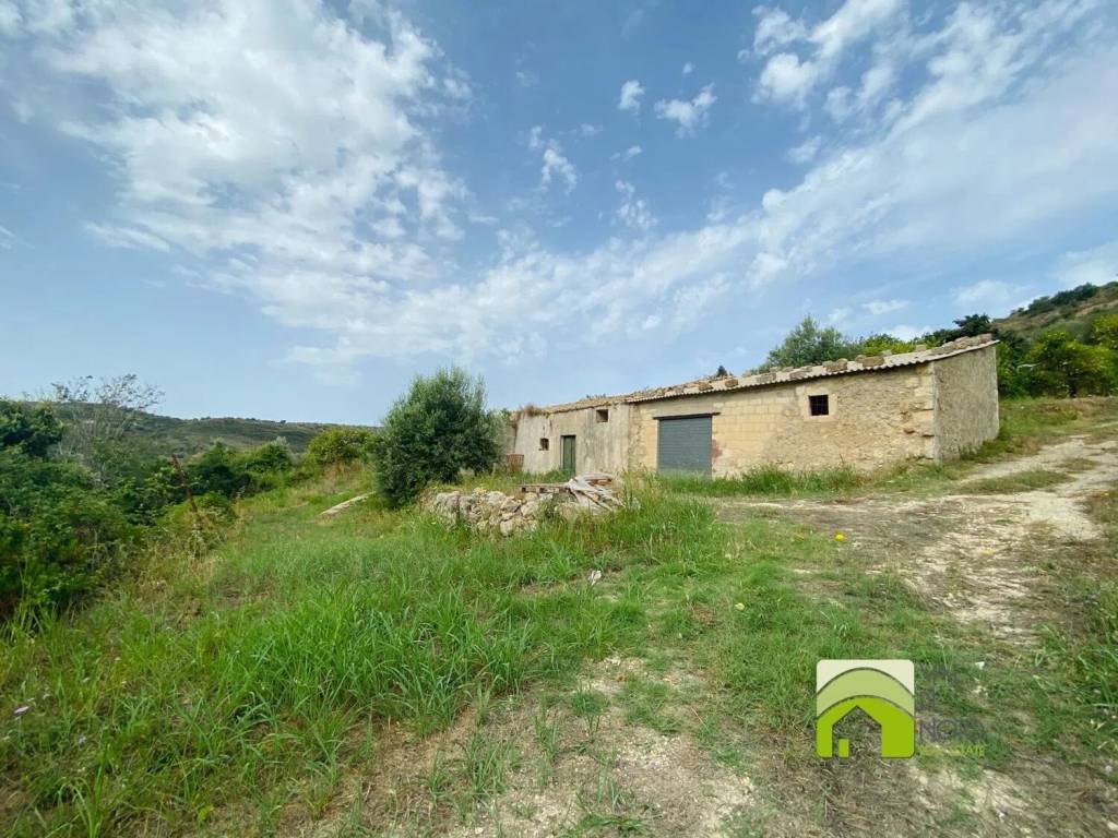 Rustico / casale a Noto in Contrada Fiumara S.N.C. - Foto 5