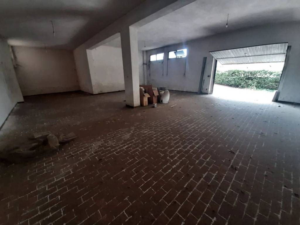 Box / garage a Avezzano in Via Laghi, 9 - Foto 2
