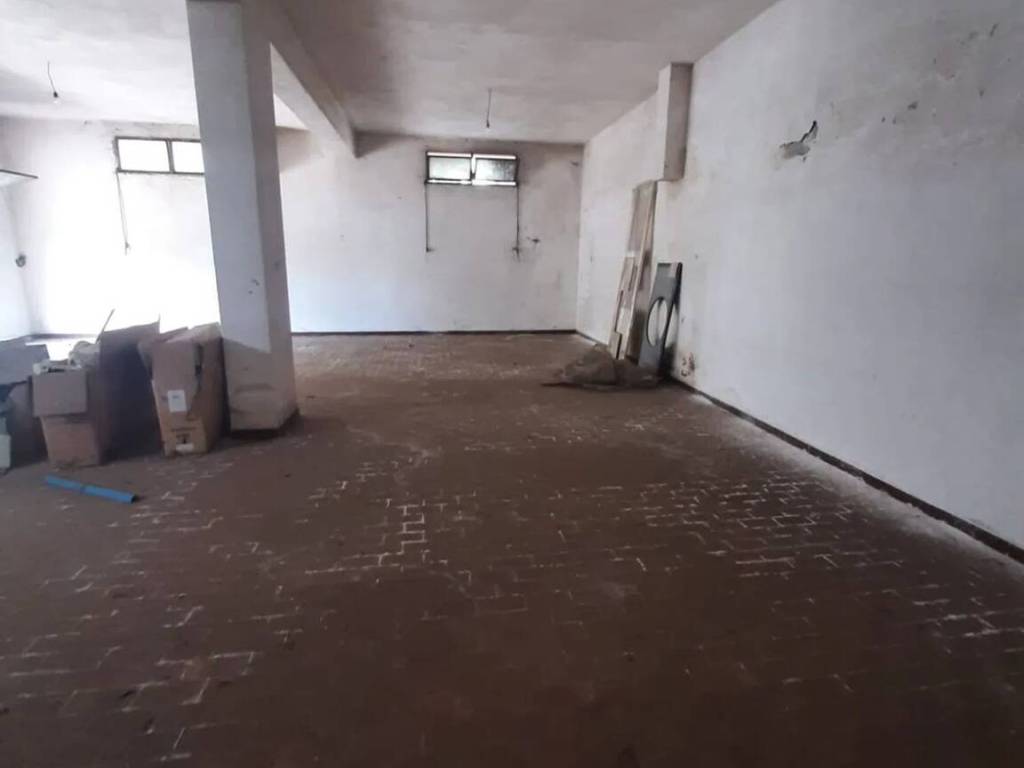 Box / garage a Avezzano in Via Laghi, 9 - Foto 4