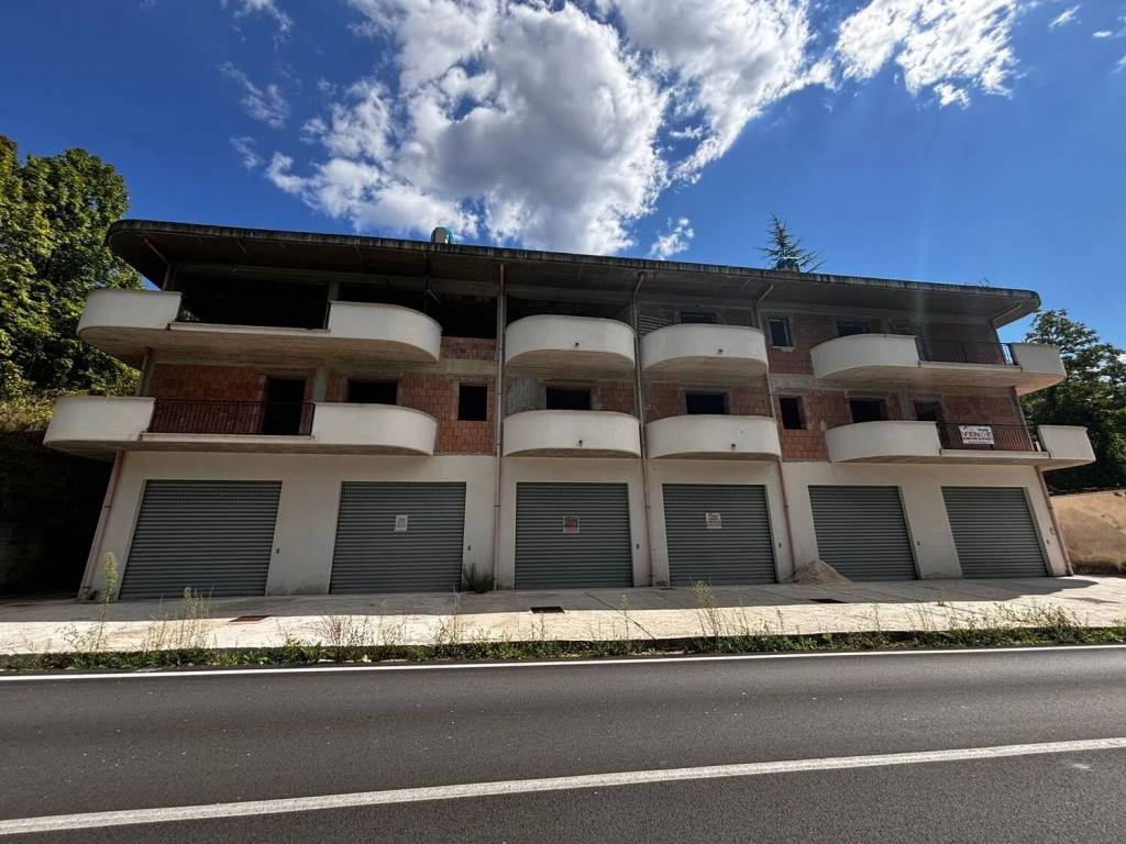 Palazzo / stabile a Civitella roveto in Via Roma S.N.C. - Foto 2