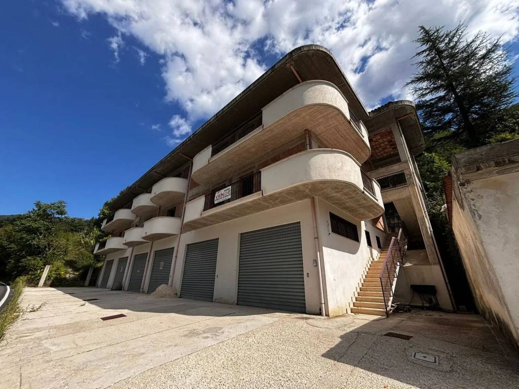 Palazzo / stabile a Civitella roveto in Via Roma S.N.C. - Foto 3