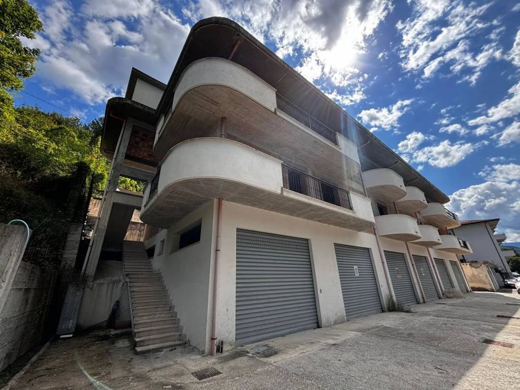 Palazzo / stabile a Civitella roveto in Via Roma S.N.C. - Foto 4