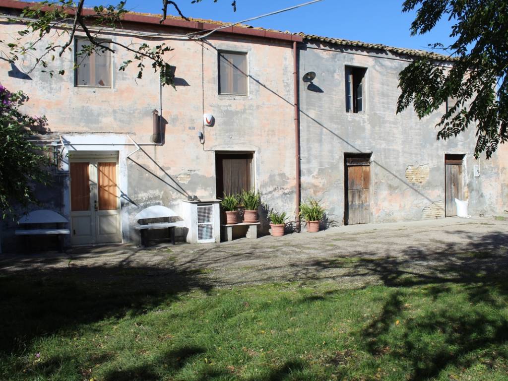Rustico / casale a Montenero di bisaccia in Via SS 16 - Foto 2