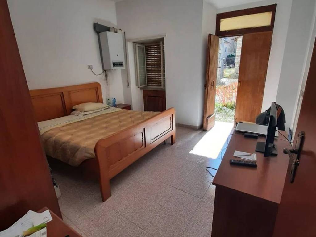 Villa a Capistrello in Via Dei Martiri - Foto 4