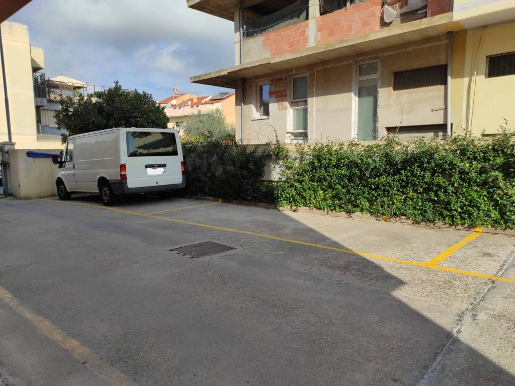 Box / garage a Selargius in Via Luigi Pirandello, 4 - Foto 3
