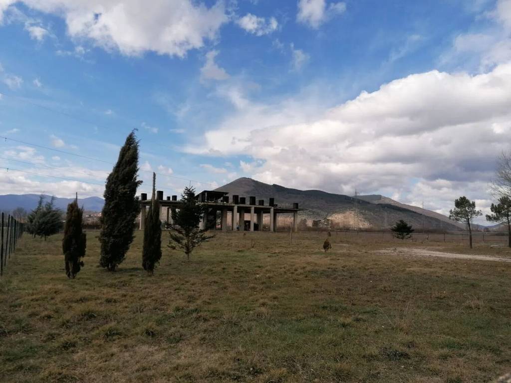 Villa a Scurcola marsicana in Via Tiburtina Valeria S.N.C. - Foto 3