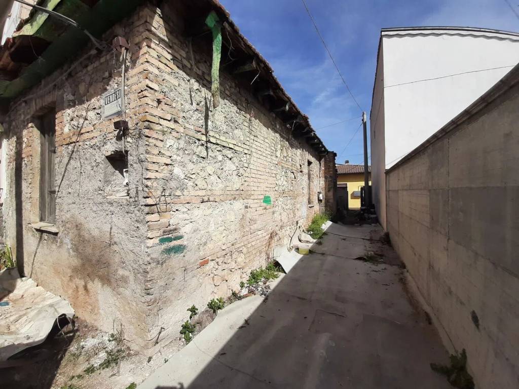 Villa a Avezzano in Via Alessandria S.N.C. - Foto 2