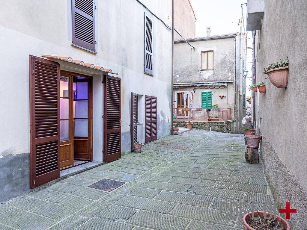 Appartamento a Massa marittima in Via Camillo Benso di Cavour - Foto 2