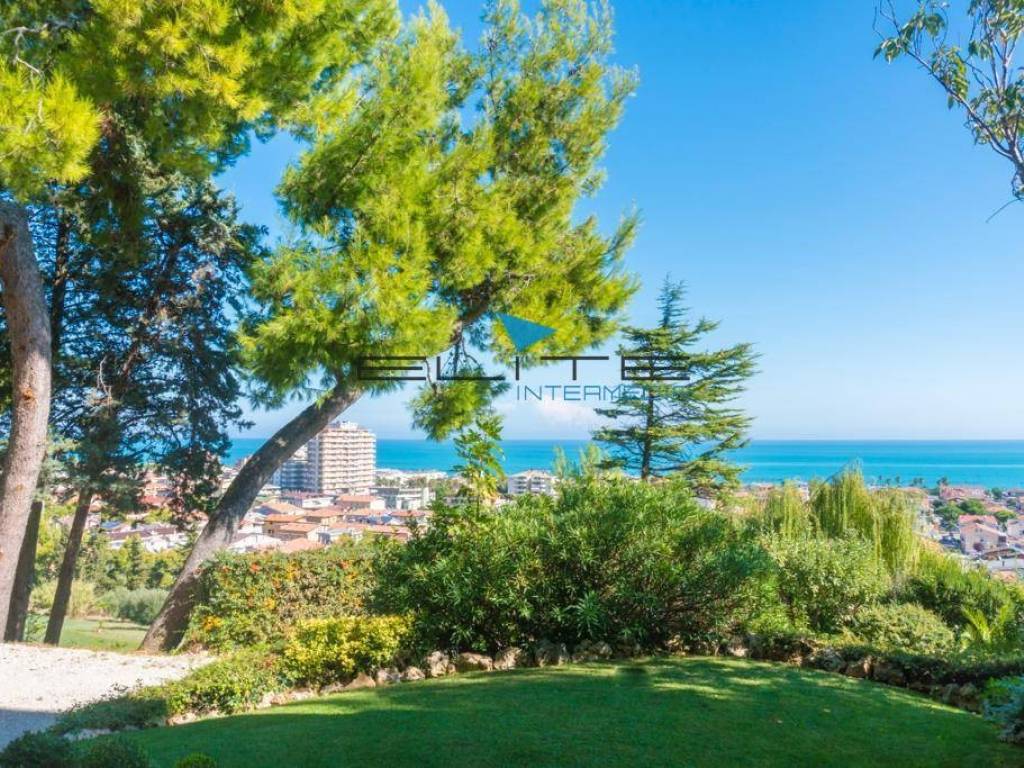 Villa a Roseto degli abruzzi in Viale Europa, 15 - Foto 2