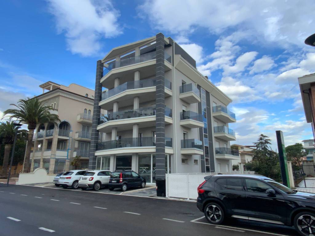 Appartamento a Alba adriatica in Viale Giuseppe Mazzini, 77 - Foto 3
