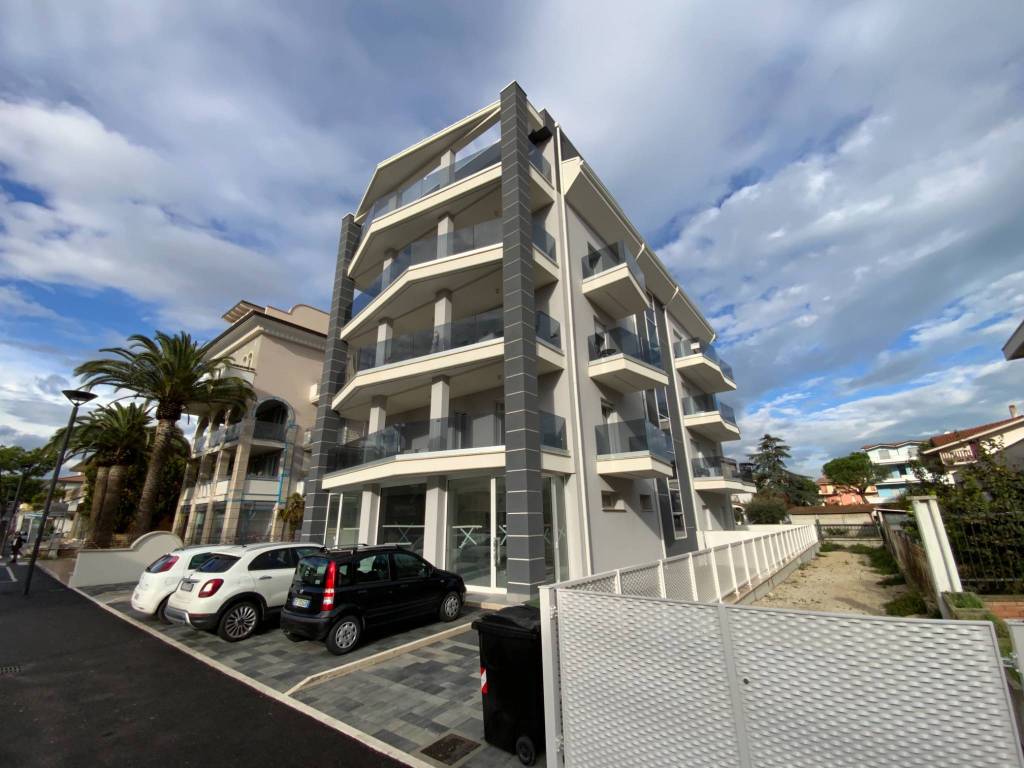 Appartamento a Alba adriatica in Viale Giuseppe Mazzini, 77 - Foto 4