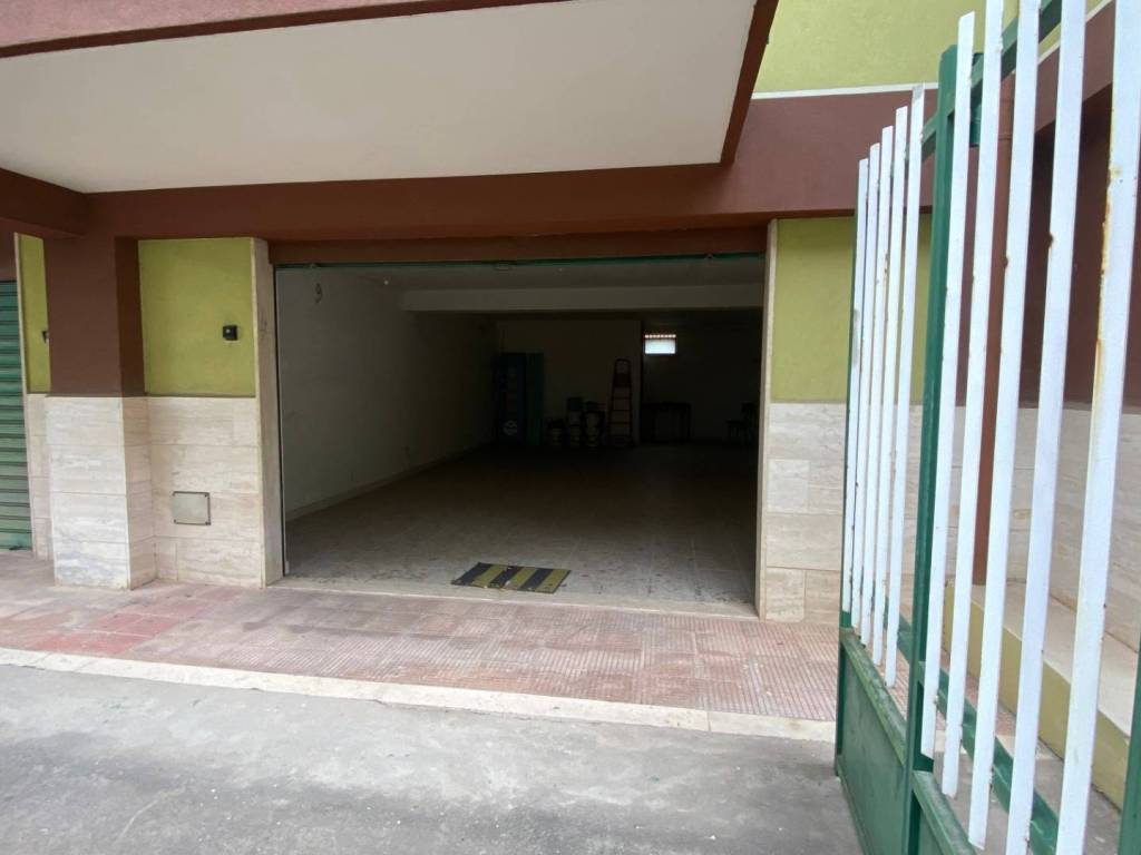 Box / garage a Bisceglie in Via degli Ortolani - Foto 2