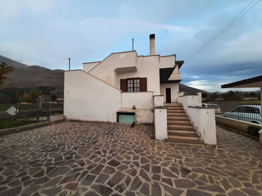 Villa a Massa d'albe in Strada Provinciale, 26 - Foto 2
