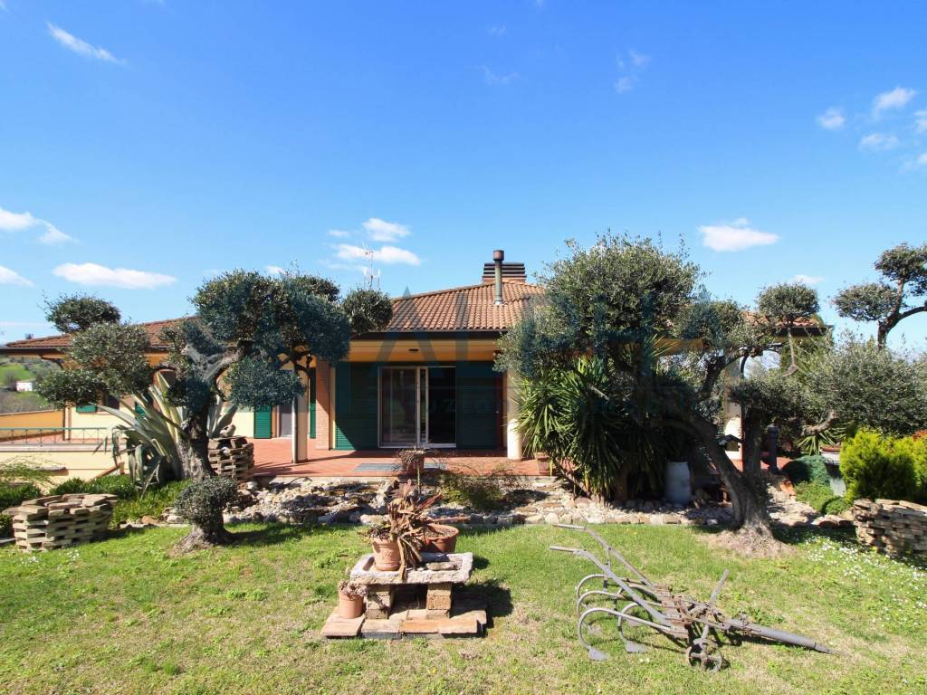 Villa a Santarcangelo di romagna in Via Casale Sant'Ermete - Foto 2