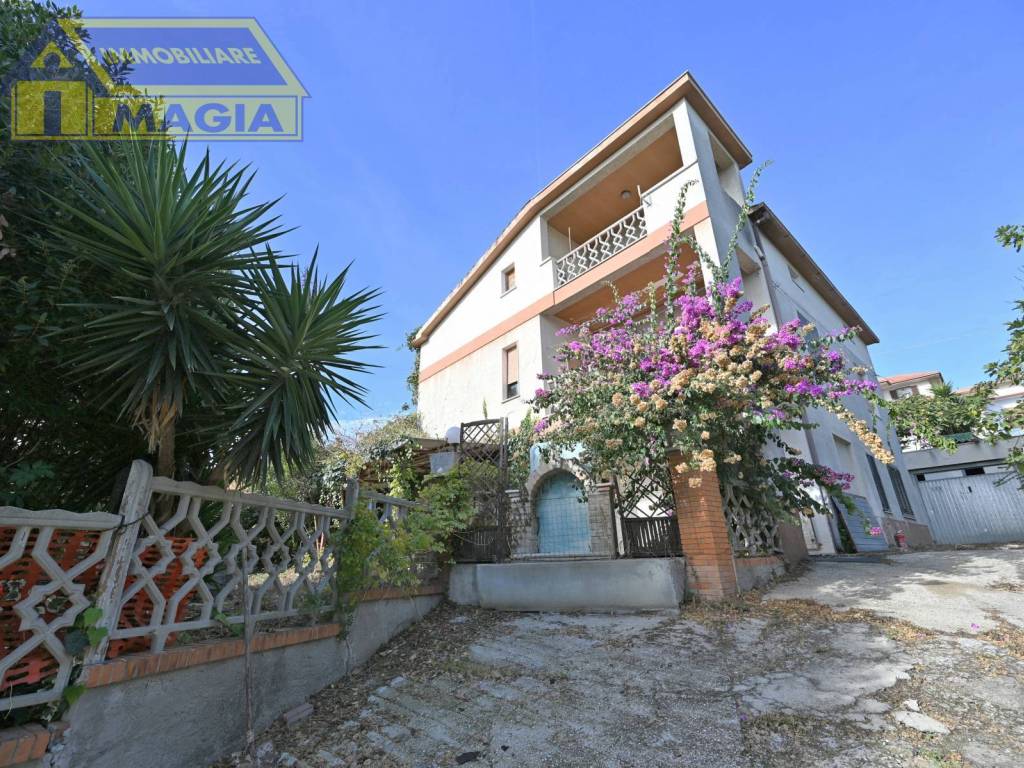 Casa indipendente a Colonnella in c.da San Maritno, 91 - Foto 2