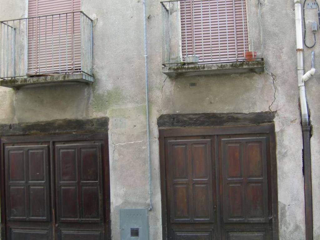 Casa indipendente a Varallo in Via Scarognini - Foto 2