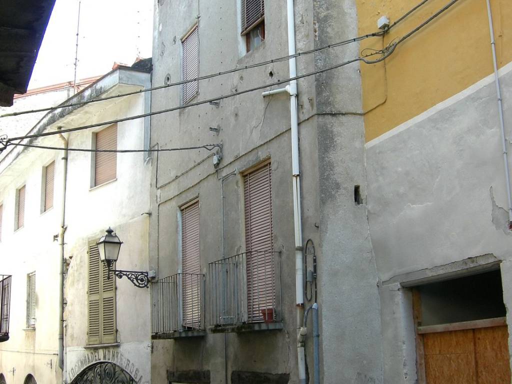 Casa indipendente a Varallo in Via Scarognini - Foto 4