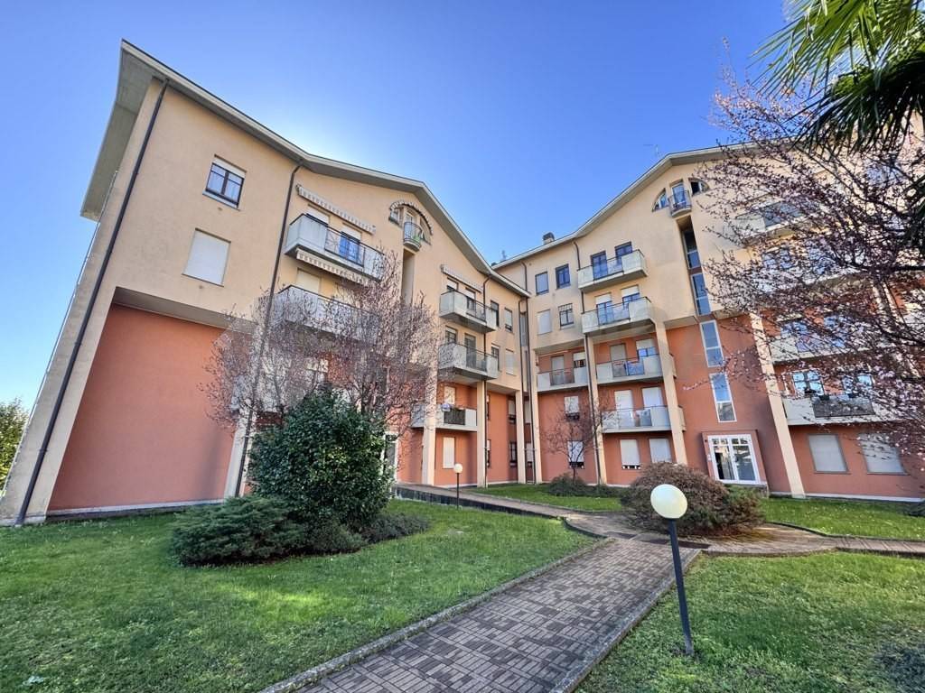 Appartamento a Gallarate in Via Aleardo Aleardi - Foto 2