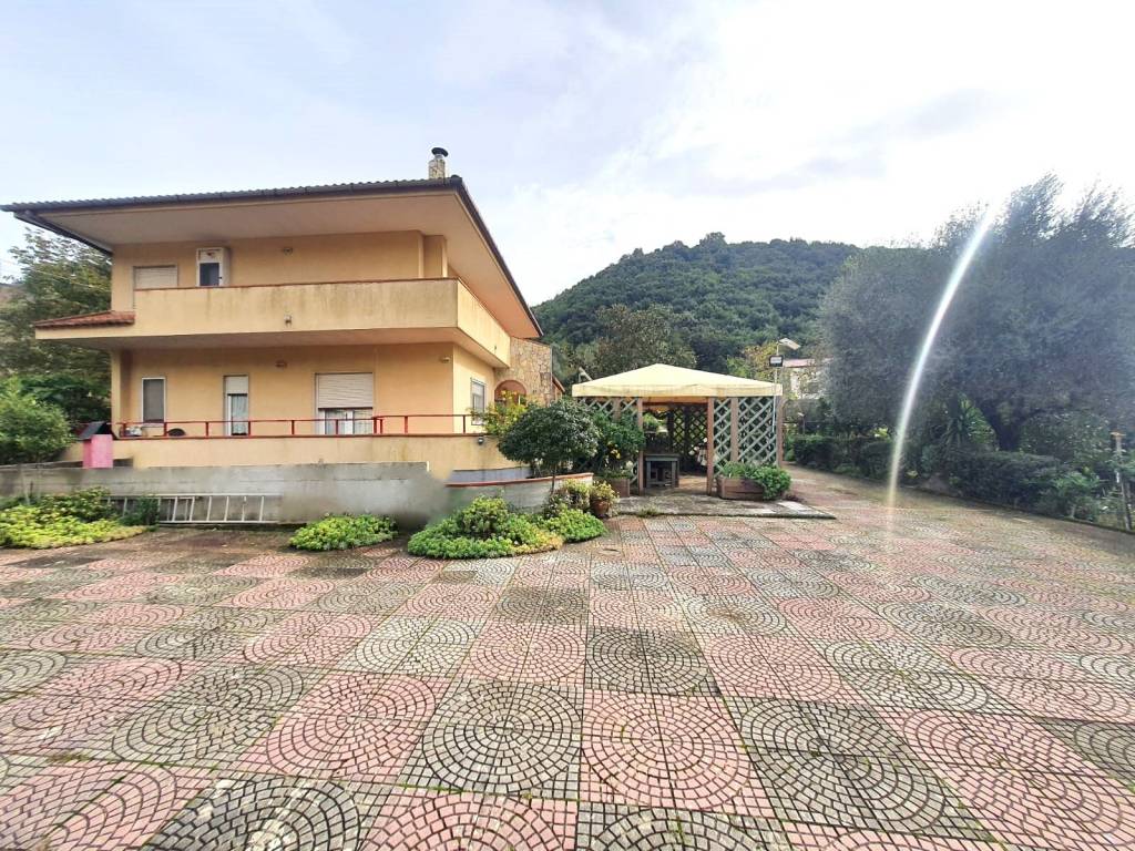Villa a Battipaglia in Battipaglia - Foto 3