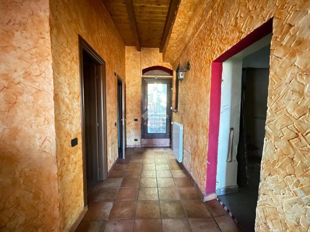 Appartamento a Arcisate in Via Alessandro Manzoni, 23 - Foto 2