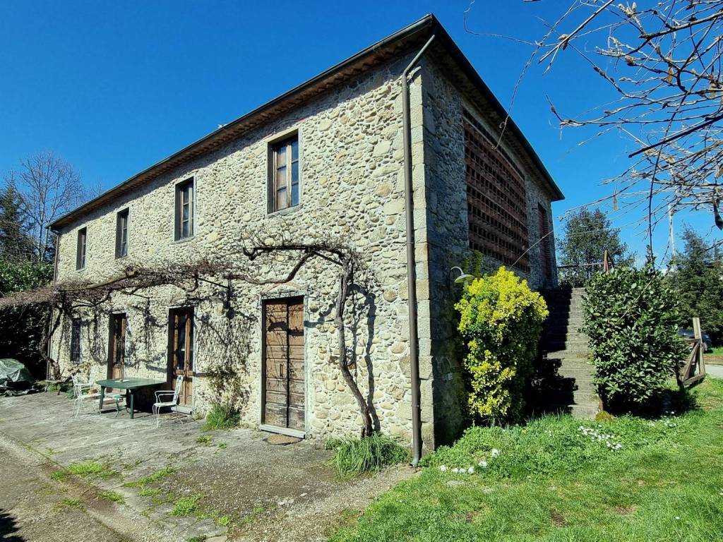 Rustico / casale a Barga in Località Giannini, 22 - Foto 2