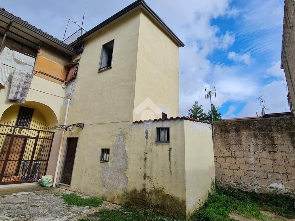 Casa indipendente a Casapulla in Via Giacomo Stroffolini, 15 - Foto 3