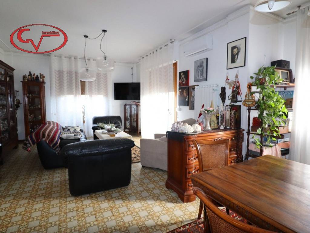 Appartamento a Montevarchi in Viale Armando Diaz - Foto 5