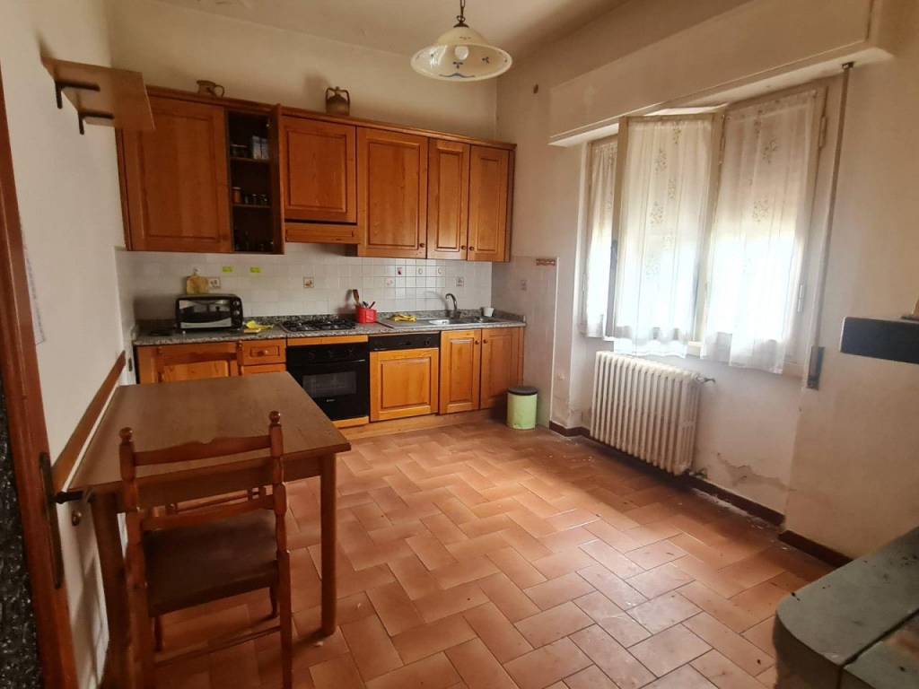 Appartamento a Montevarchi in Via Leona - Foto 3