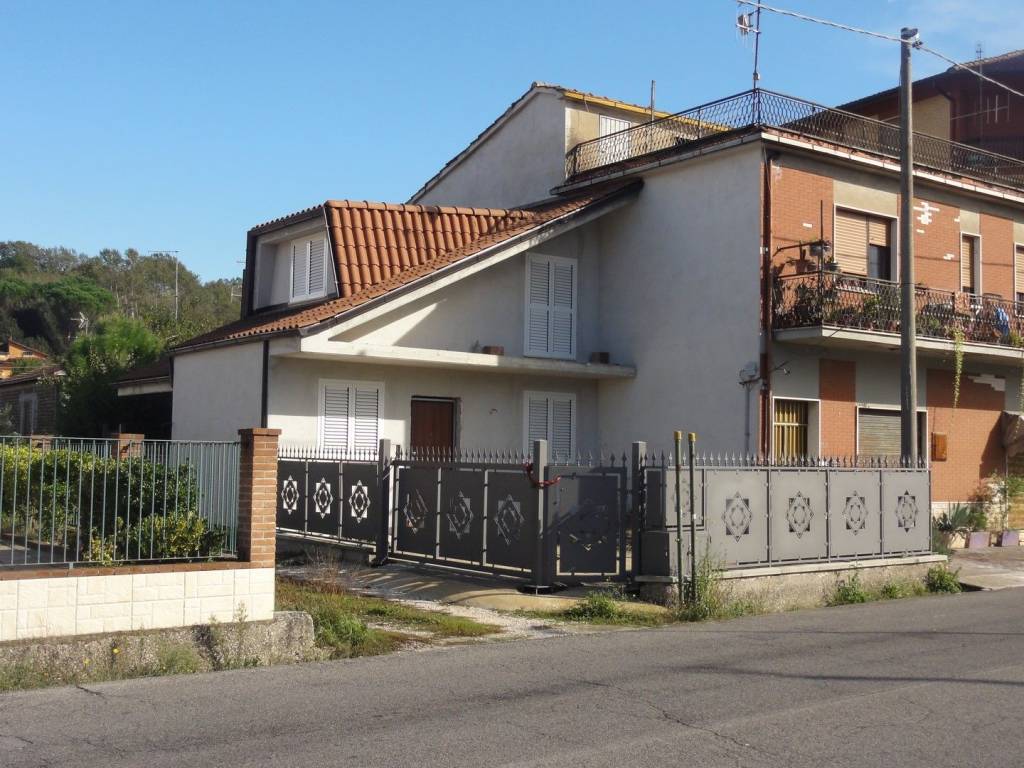 Villa a Ceccano in Via per Frosinone, 18 - Foto 2