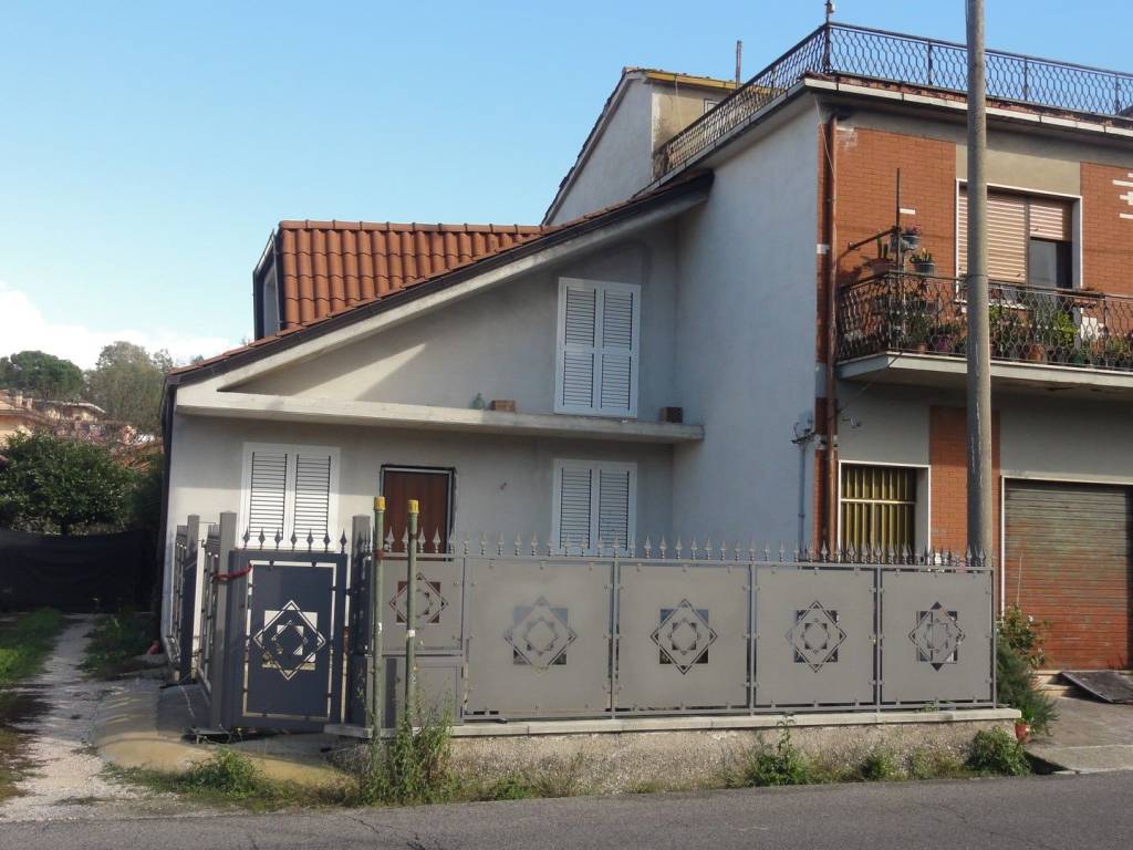 Villa a Ceccano in Via per Frosinone, 18 - Foto 4