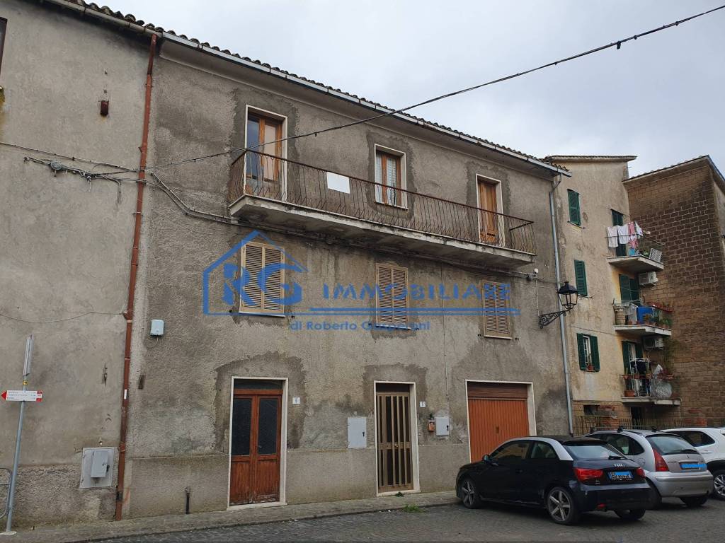 Casa indipendente a Castiglione in teverina in piazza san silvestro - Foto 2