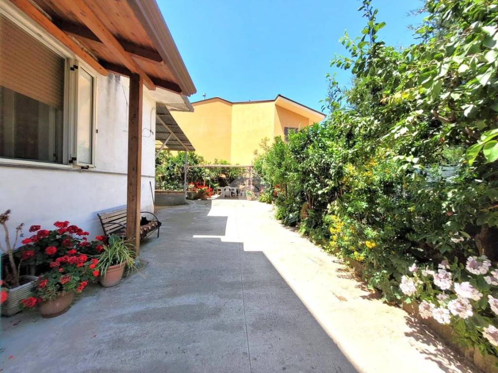 Casa indipendente a Airola in Via Caracciano, 40 - Foto 2