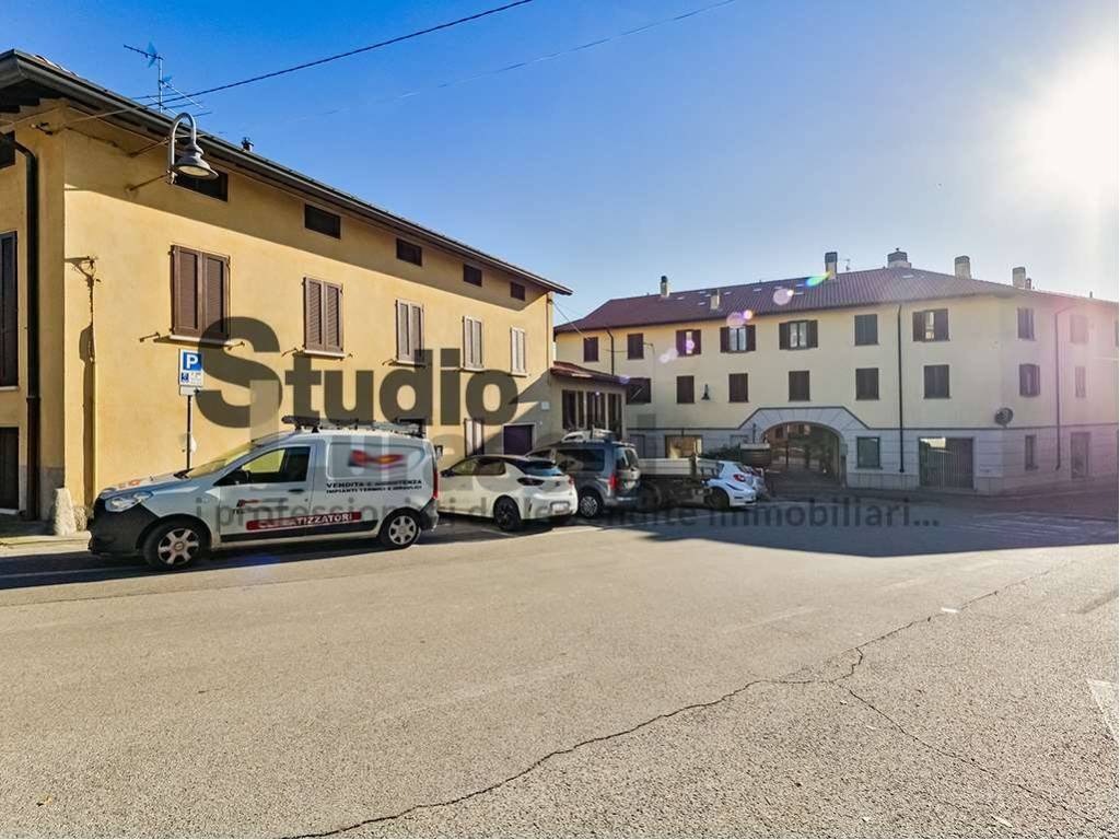 Casa indipendente a Monticello brianza in Piazza De Capitani, 5 - Foto 3
