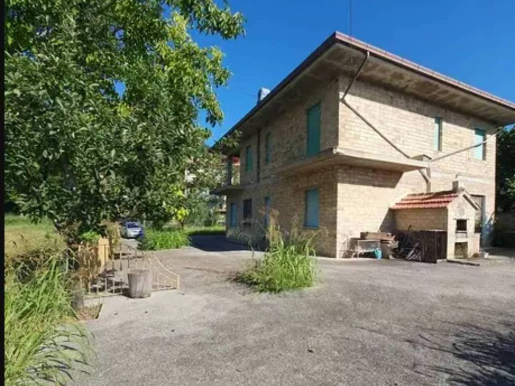 Casa indipendente a Montalto delle marche in Contrada Valle Falciana - Foto 2