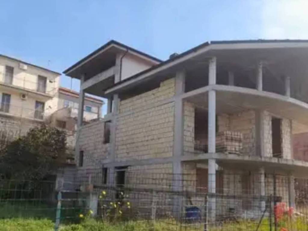 Casa indipendente a Spoltore in Via Fratelli Bandiera - Foto 2