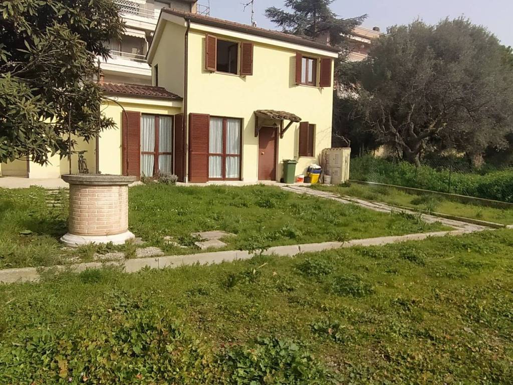 Villa a San benedetto del tronto in Via Luciano Manara - Foto 2