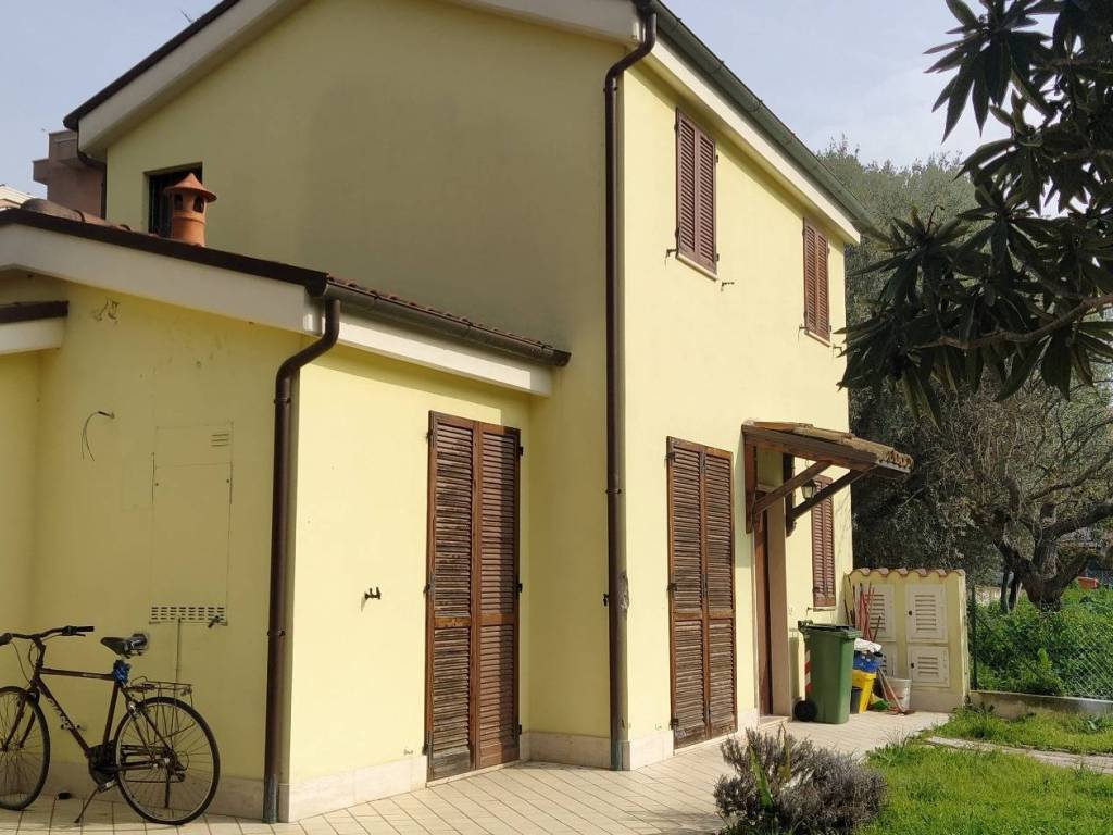 Villa a San benedetto del tronto in Via Luciano Manara - Foto 5