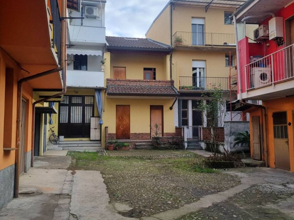 Casa indipendente a Galliate in Viale Leonardo da Vinci, 12 - Foto 3