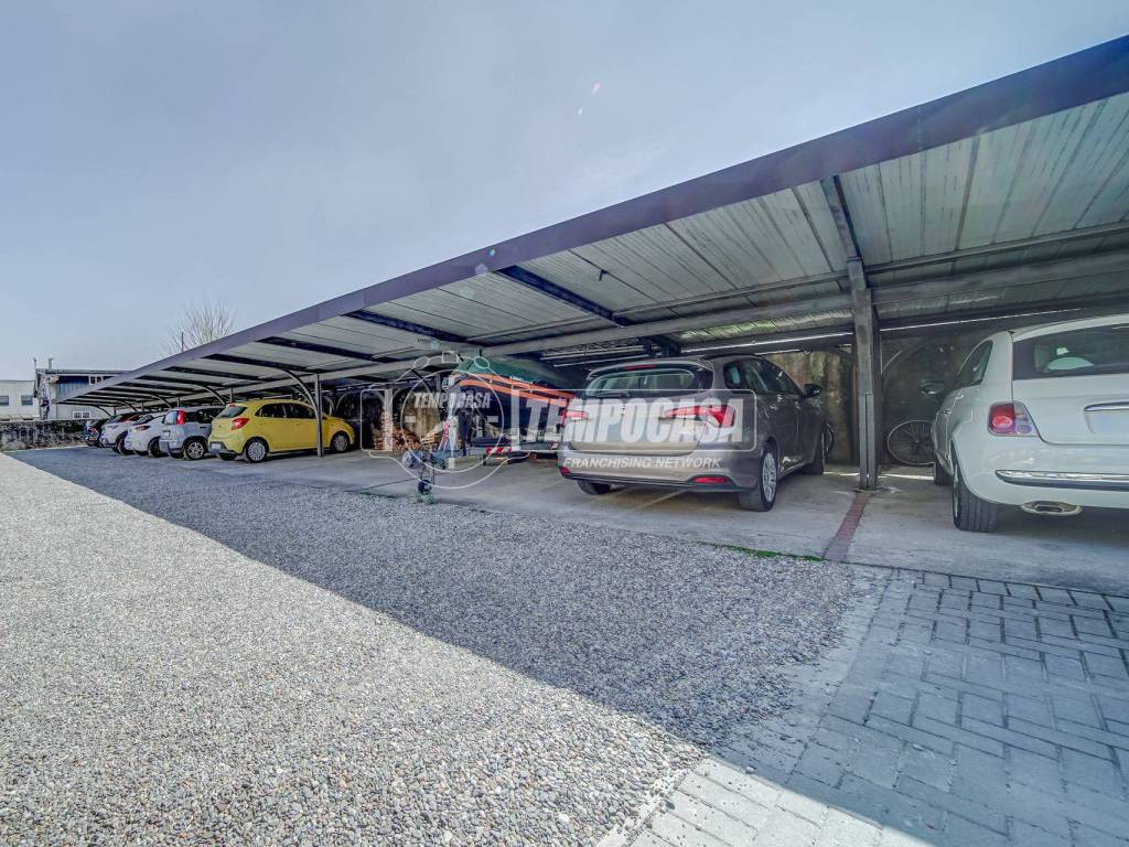 Appartamento a Angera in Via Giuseppe Verdi, 62 - Foto 4