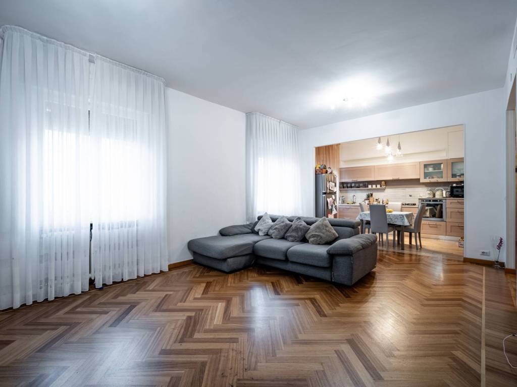 Appartamento a Reggio emilia in Via Gaspare Spontini, 10 - Foto 2