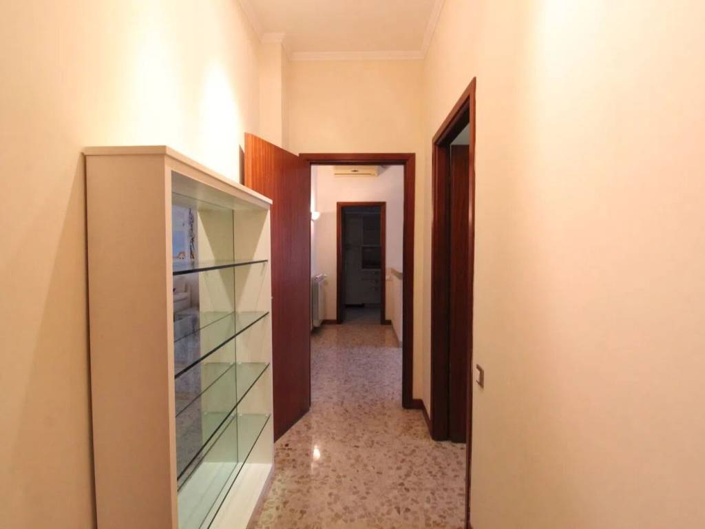 Appartamento a La spezia in Via Emanuele Gianturco - Foto 4