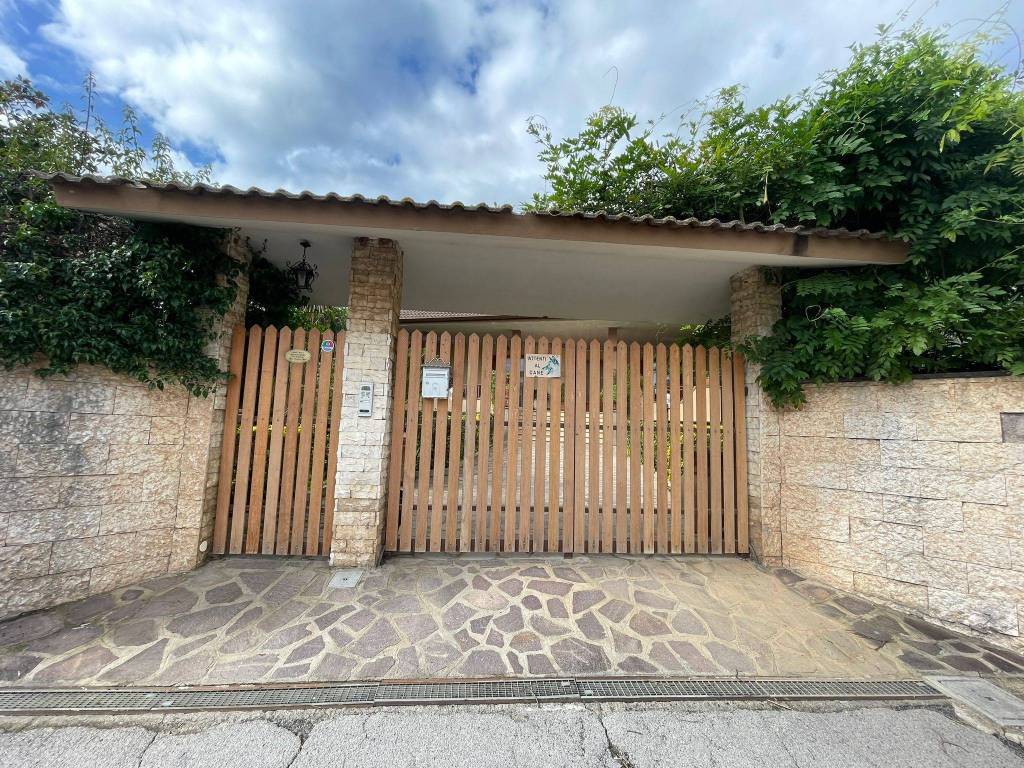 Villa a Aprilia in Via Terminillo - Foto 3