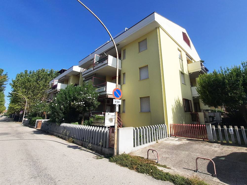 Box / garage a Alba adriatica in Via Molise, 5 - Foto 3