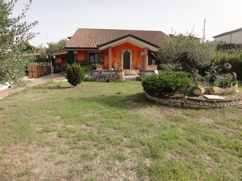 Villa a Ceccano in Via Peschieta, 4 - Foto 2