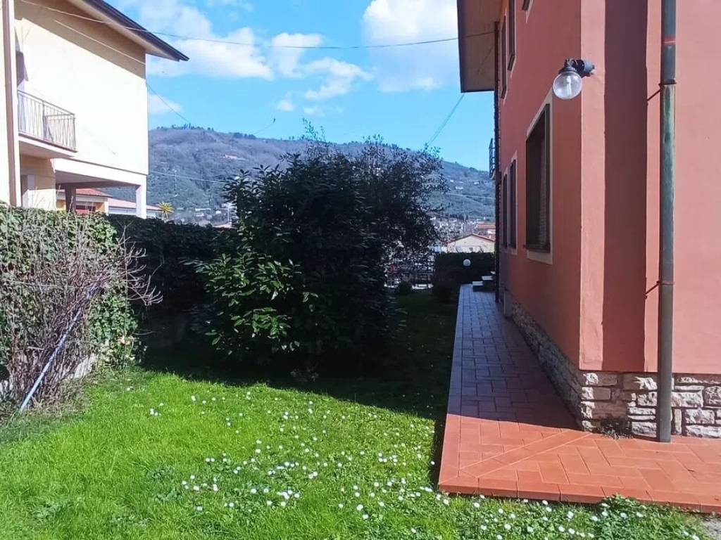 Villa a Pescia in Via Amendola S.N.C. - Foto 2