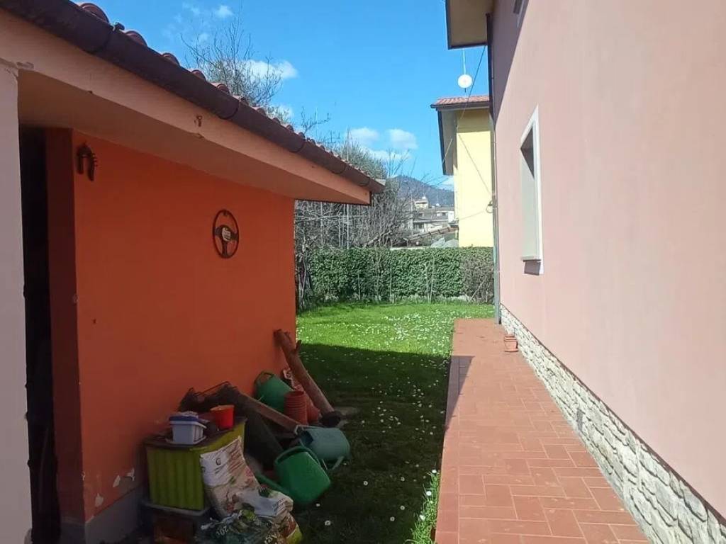 Villa a Pescia in Via Amendola S.N.C. - Foto 4