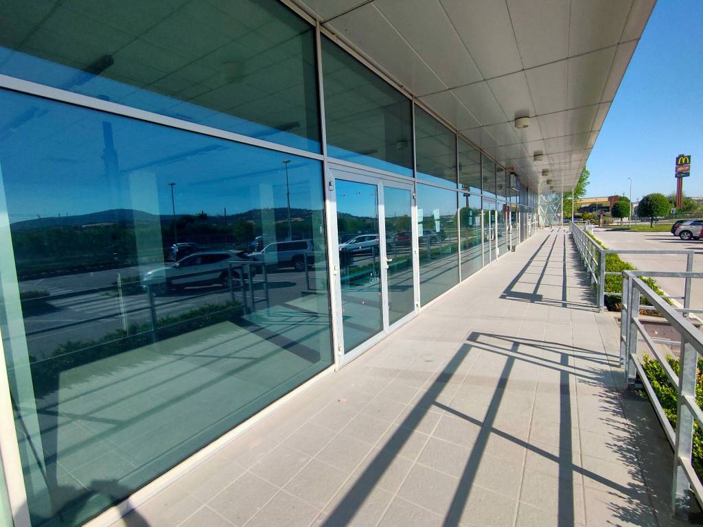 Immobile a Osimo in Via dell'Industria, 1 - Foto 2