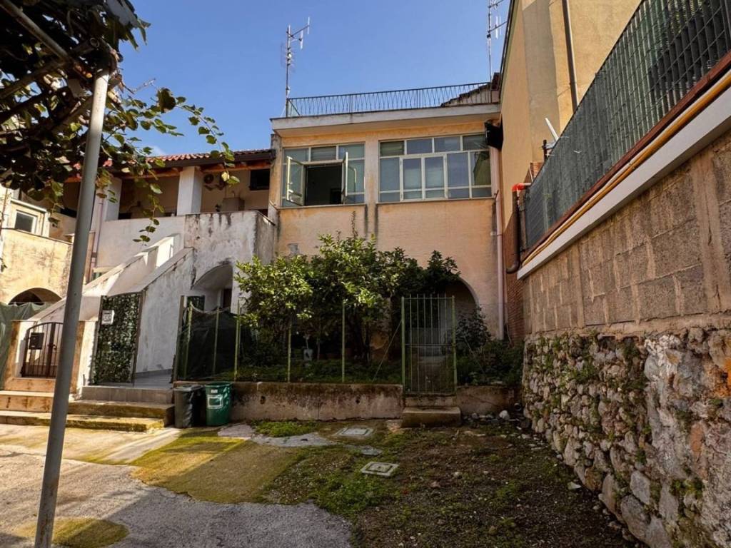 Casa indipendente a Salerno in Via Roberto Mazzetti - Foto 4