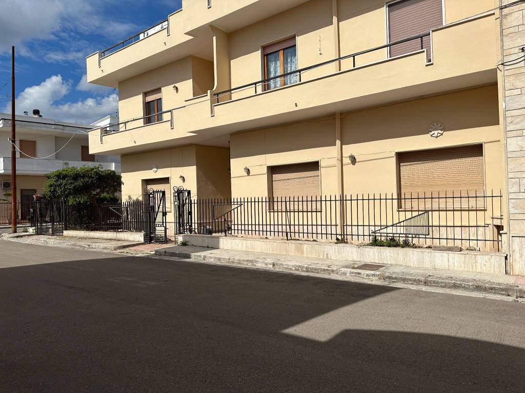 Villa a Novoli in Via Fratelli Rosselli, 6 - Foto 2